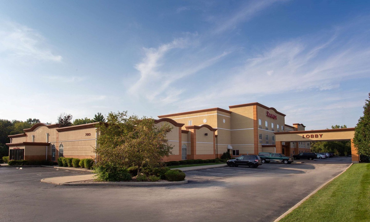 Glendale Heights Hotel | Ramada by Wyndham Glendale Heights/Lombard
