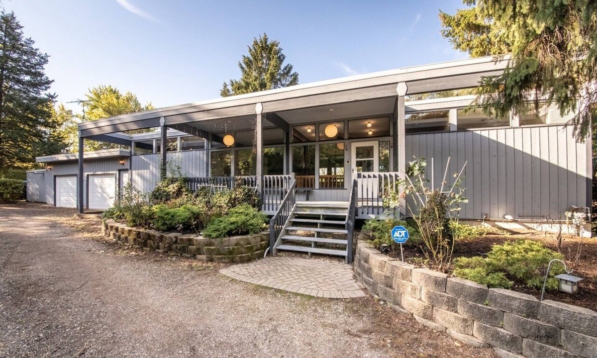 Lake Villa House | Remote Get-away on five acres of private property