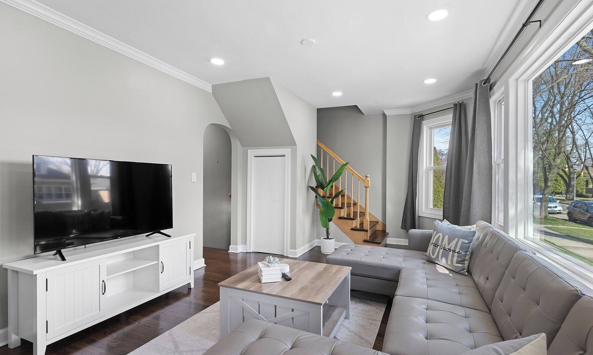 Morton Grove House | Rest & Relaxation w/ Game Room