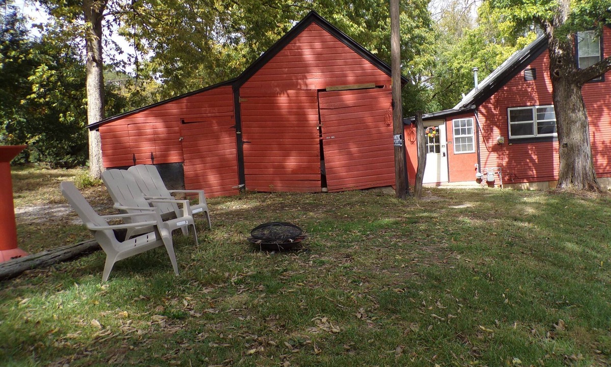 Patterson House | River Cottage Along the Illinois River.