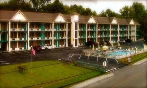 Pigeon Forge Hotel | River Lodge South