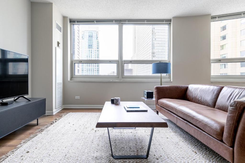 Rush and Division Apartment | River N 2BR wGym Deck Pool nr Mag Mile CHI-133