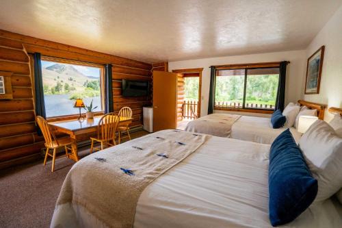 North Fork Cabin | River's Fork Lodge