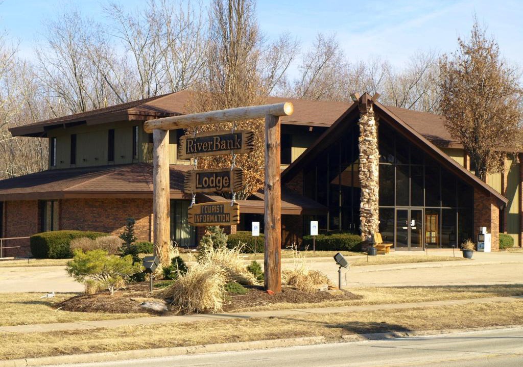Petersburg Hotel | RiverBank Lodge