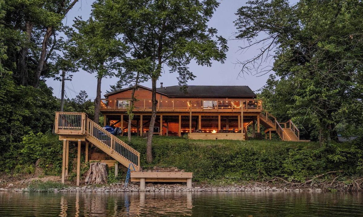 Millville House | Riverfront Retreat at Harpers Ferry, Float & Swim!
