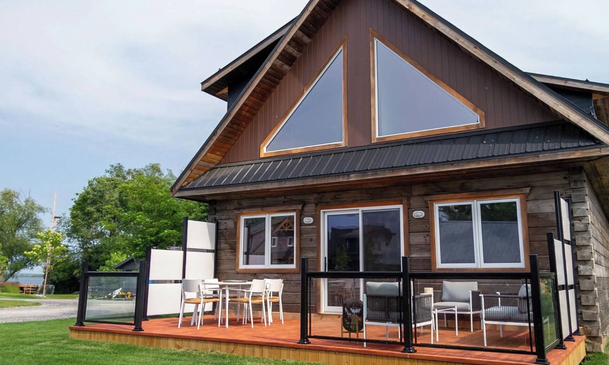 Trent Hills House | Riverside Area Cabin 6 Family vacations - Sleeps 10