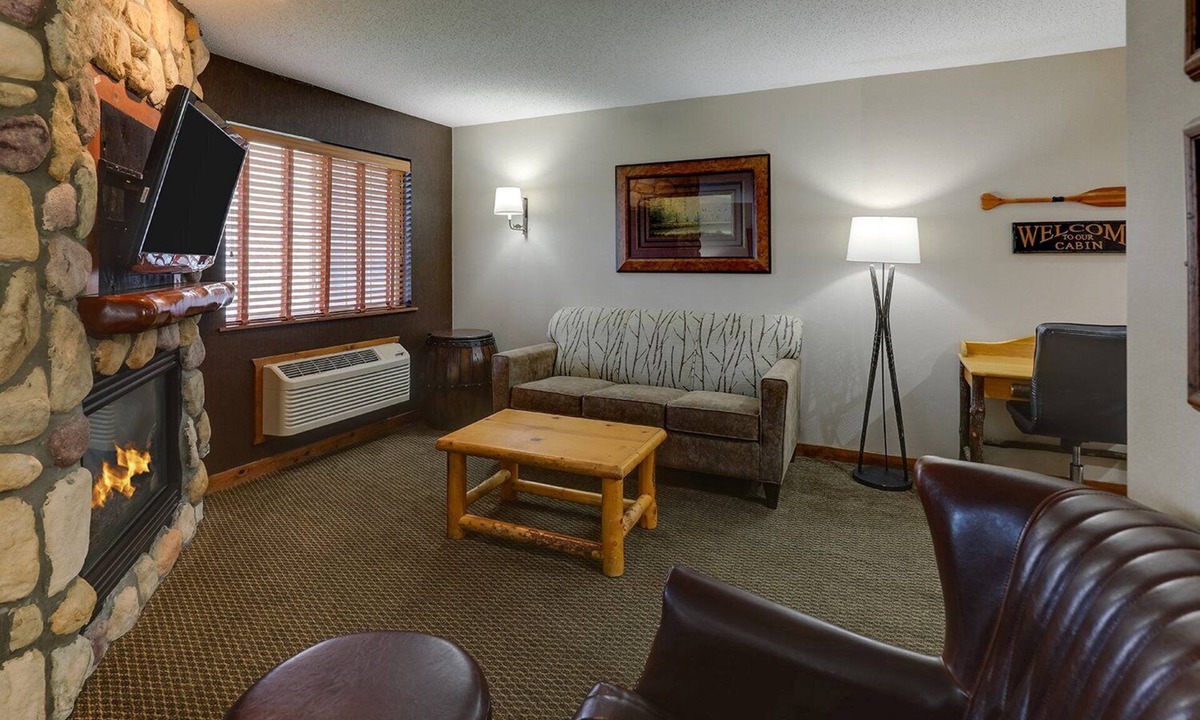 Peoria Hotel | Riverside Getaway: Elegant Suites & Warm Woodland Decor | 2 Units