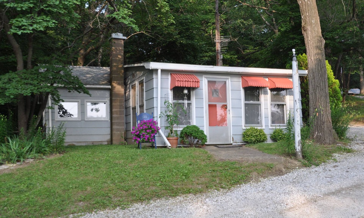 Hamilton Cabin | Riverview Cabin Located Along the Scenic Mississippi River
