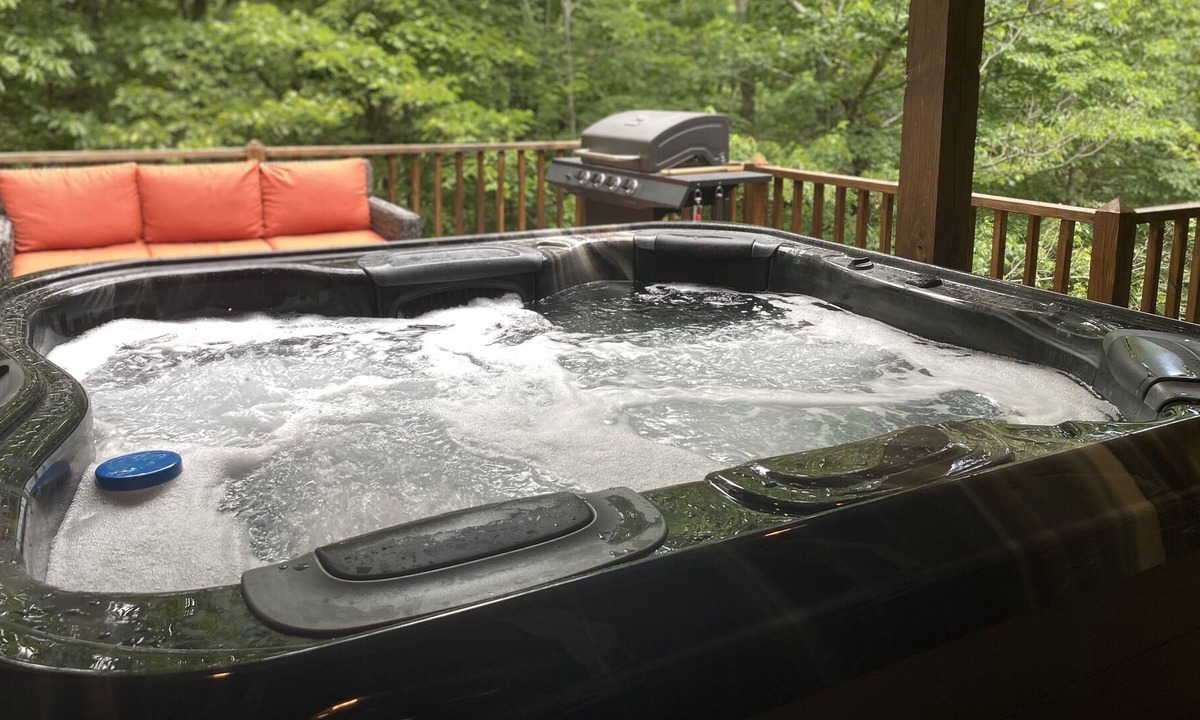 Ferguson Cabin | Romantic Cabin,Fireplace,Screened Porch,WiFi