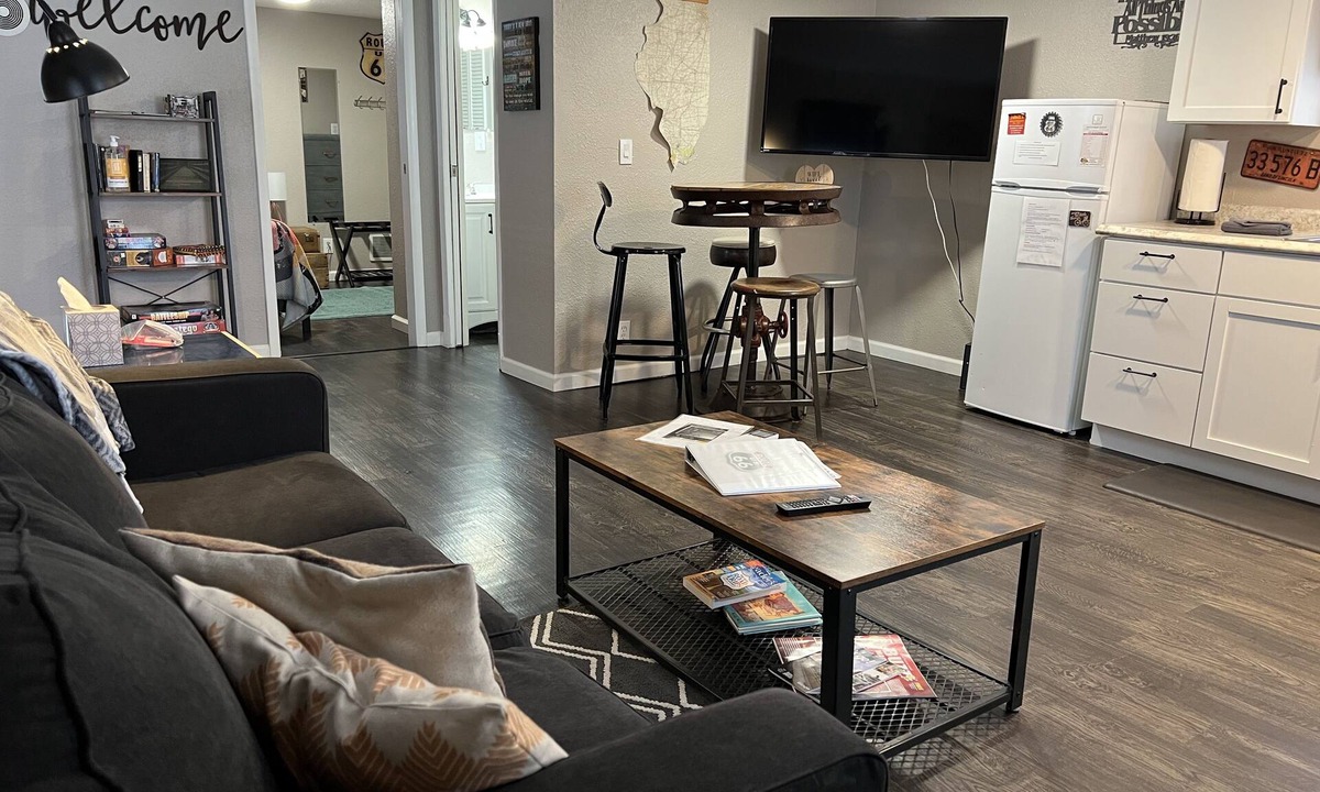 Litchfield House | Route 66 house; Litchfield IL; Pets welcome