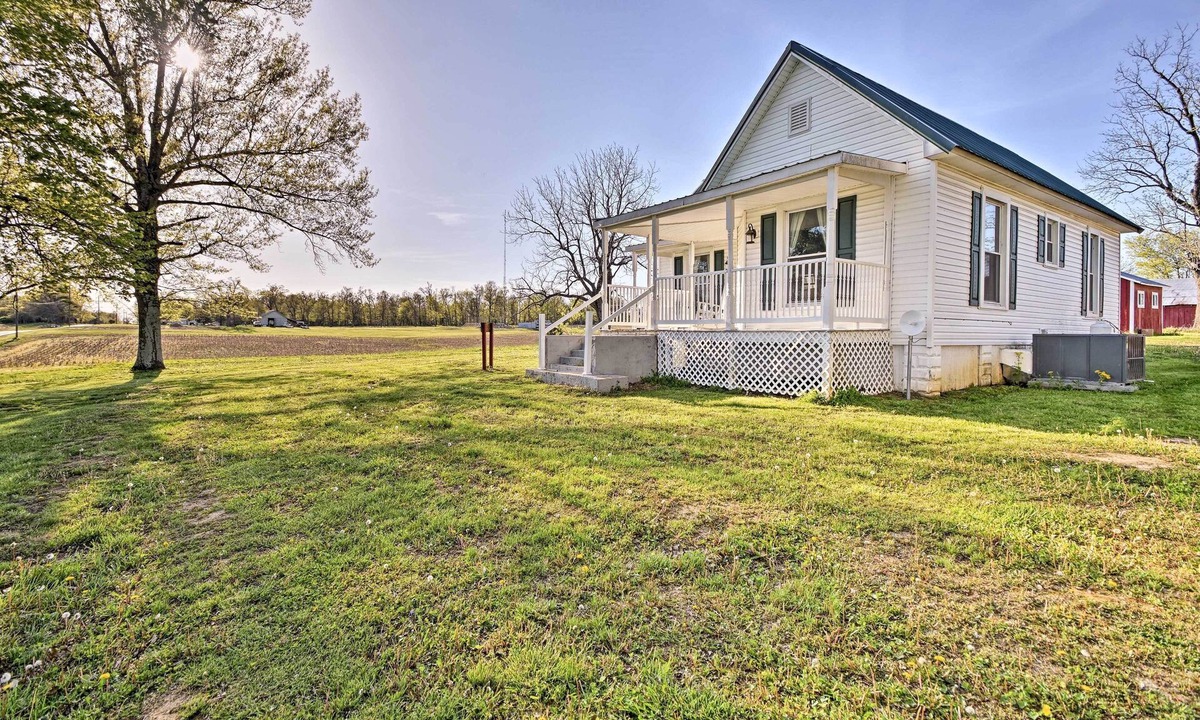 Metropolis House | 'Rush Farmhouse' - 5 Mi to Shawnee National Forest