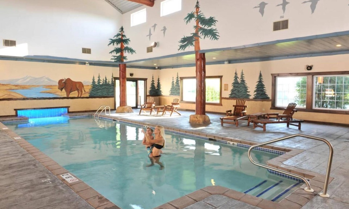 St. Joseph Hotel | Rustic Charm Meets Modern Comfort near Pony Express Museum