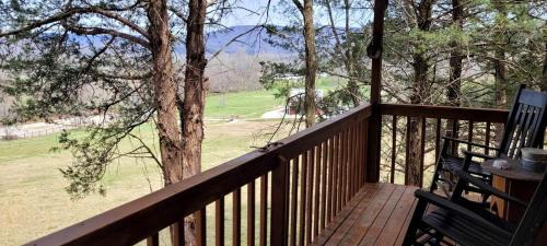 Sparta House | Rustic Elegance: Vintage Decor Cabin with Mountain Scenery in Sparta