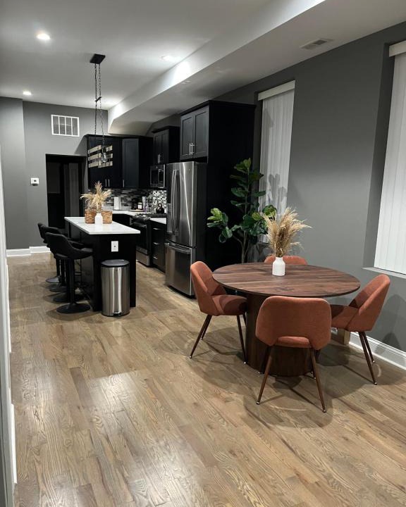 East Garfield Park Apartment | Rustic Mix