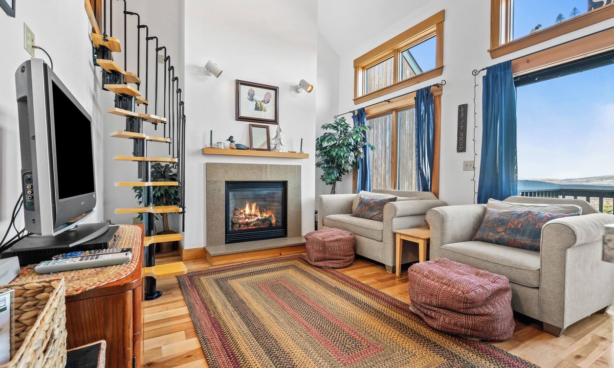 Rangeley Condo | Saddleback - South Branch 9-3 - ski-in/ski-out location
