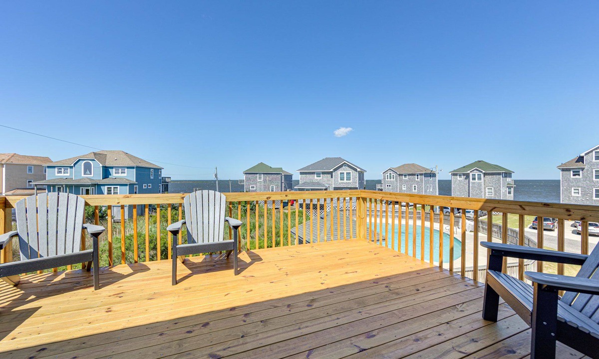 Avon House | Semi-Soundfront Dog Friendly w/Hot Tub, Windsports Access, Boat Dock, Cmty Pool