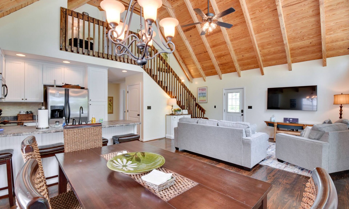 Seneca House | Seneca Lakefront Vacation Rental w/Boat Dock!