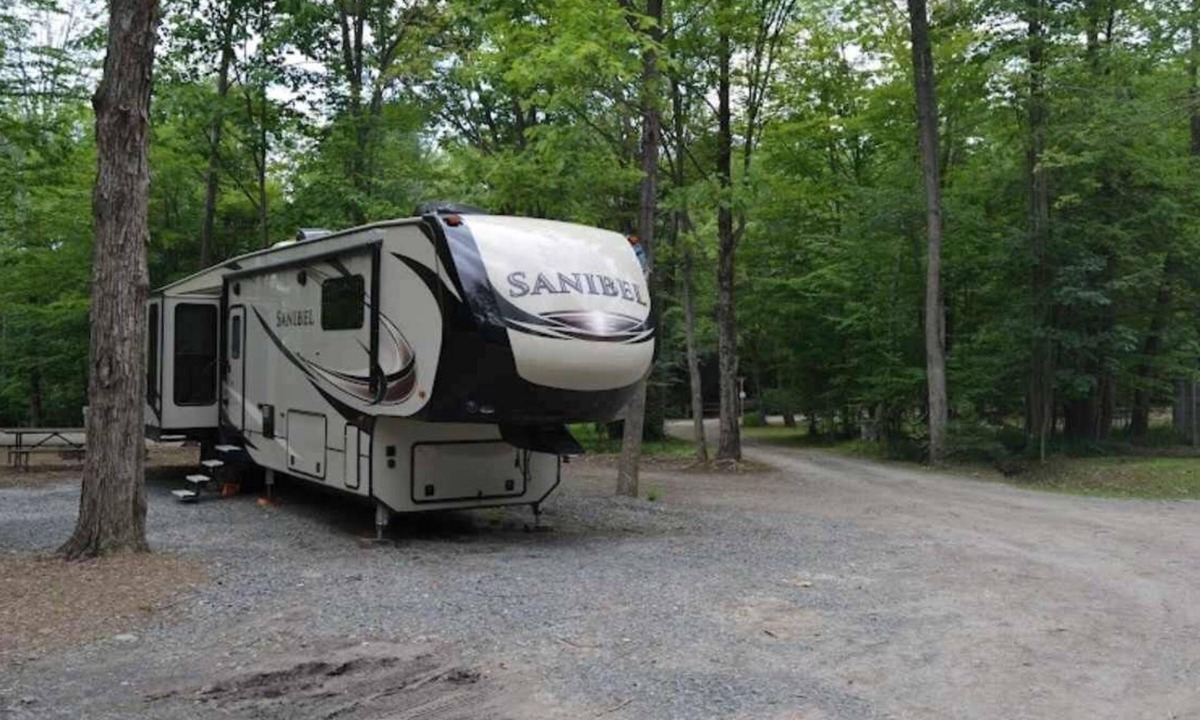 Wellsboro House | Site R Full Hookup up to 38ft Site ONLY