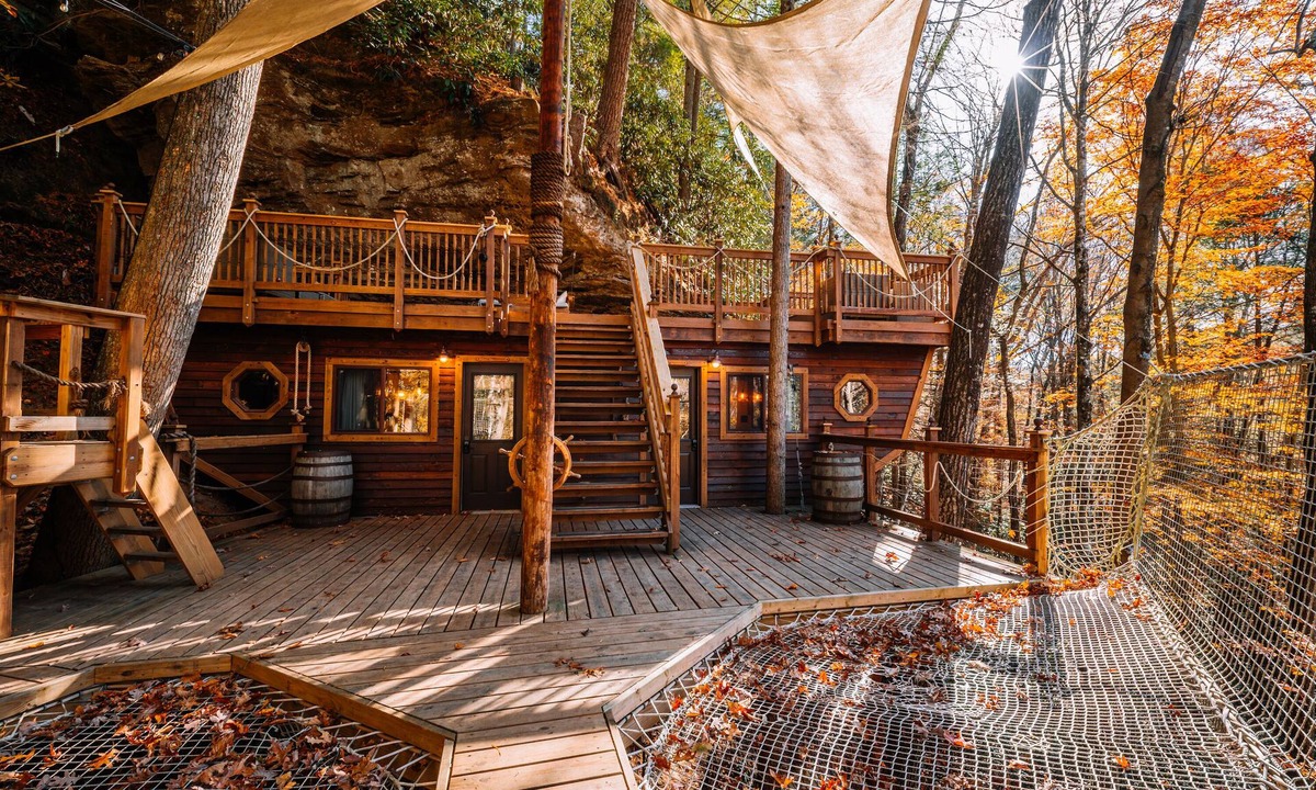 Rogers Hotel | Sky Dancer *A Pirate Ship Cliff-Suspended House!*