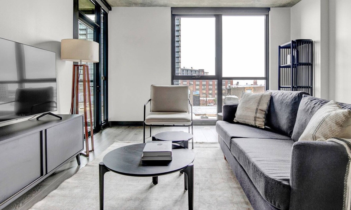 Near West Side Apartment | Sleek West Loop 1BR w/ Gym, Pool & Lounge, 2 blocks from L, by Blueground