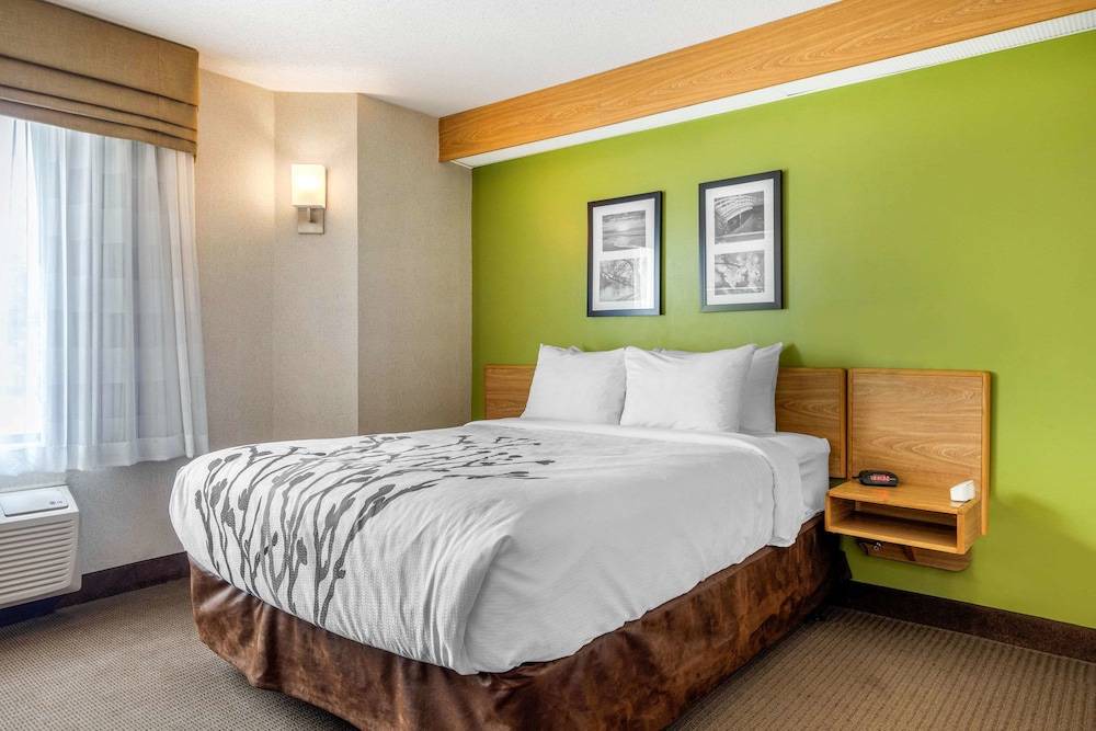 Lake Bluff Hotel | Sleep Inn near Great Lakes Naval Base