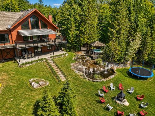 Saint-Faustin-Lac-Carre Ski Chalet | Spa & pool Access - Refuge au fil des saisons