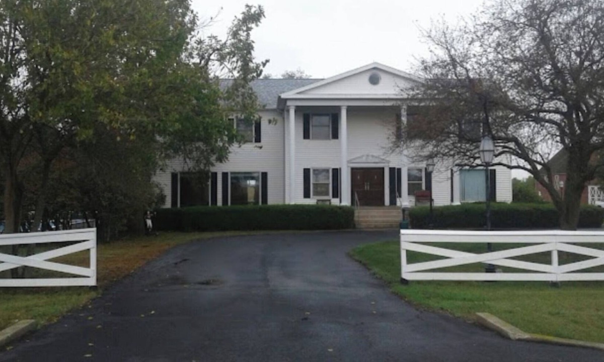 Bradford House | Spacious 10-bedroom house in delightful Bradford. Perfect for weddings