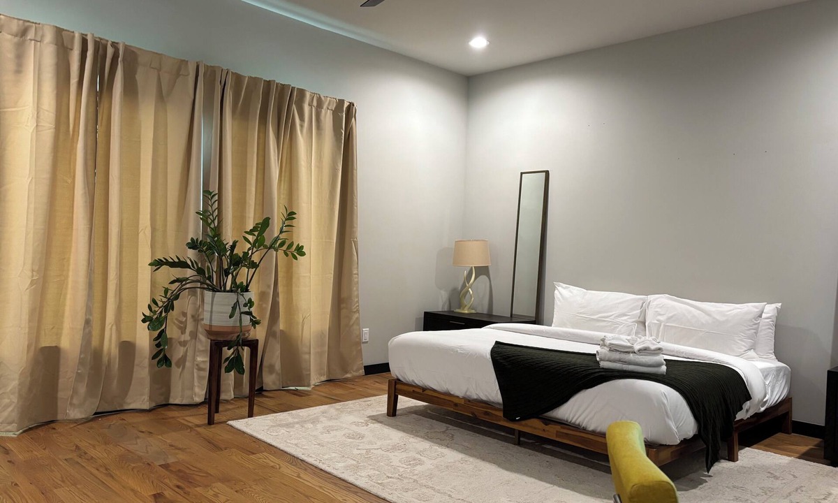 Broken Arrow House | Spacious Broken Arrow Home for Long Stays