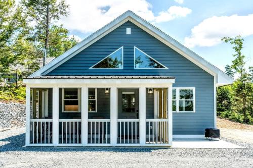 Sullivan House | Spacious Cabin Complex with Flanders Pond Access, Ideal for Group Getaways, Located Near Sullivan, Maine