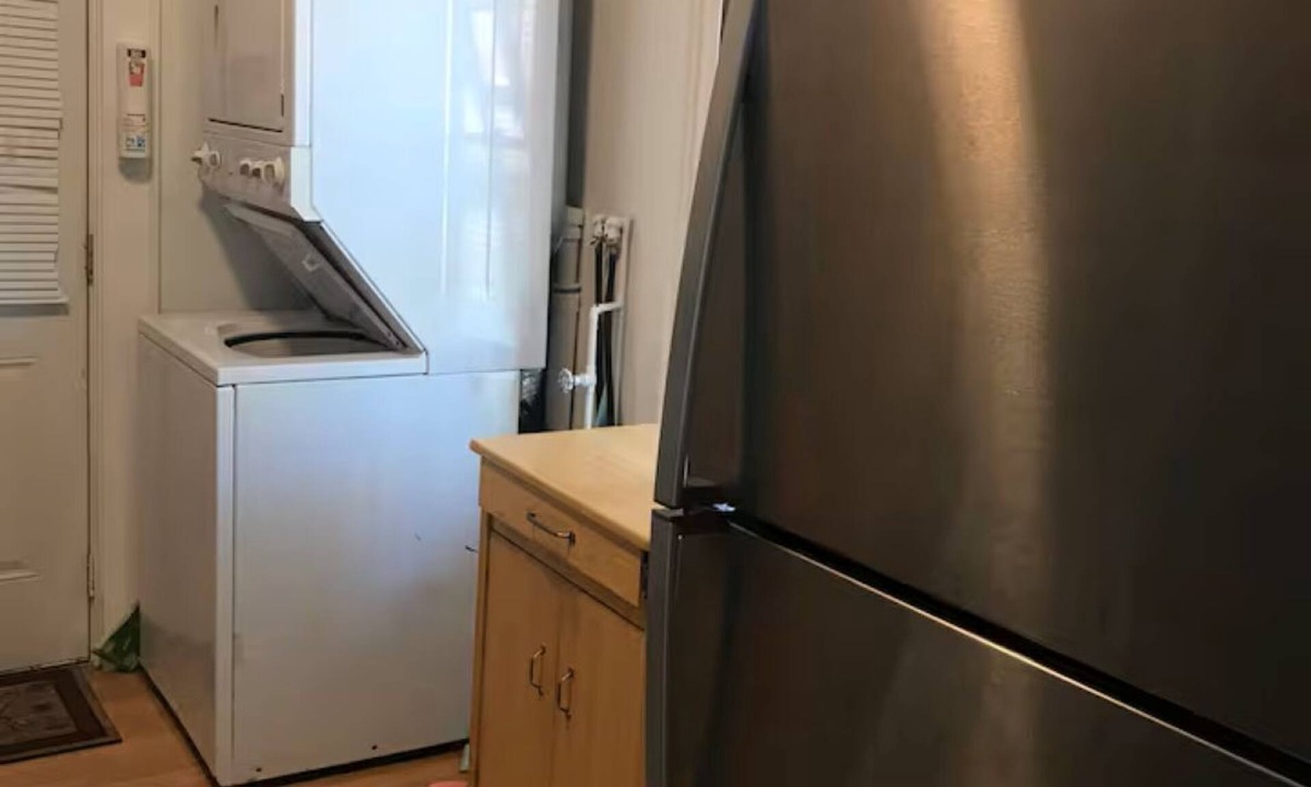 Fair Haven Apartment | Spacious One Bedroom - Walk To Town, Restaurants