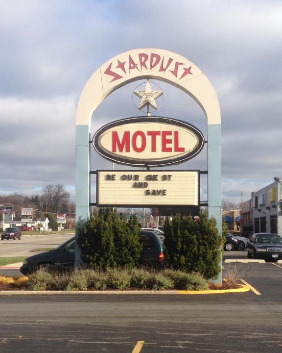 Naperville Hotel | Stardust Motel