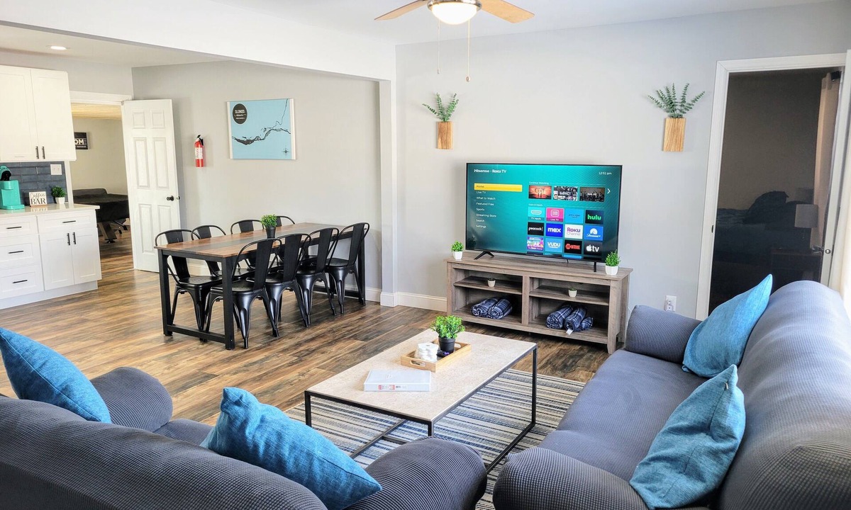 Ottawa House | Starved Rock Retreat! Game room, King Bed, Pet Friendly!