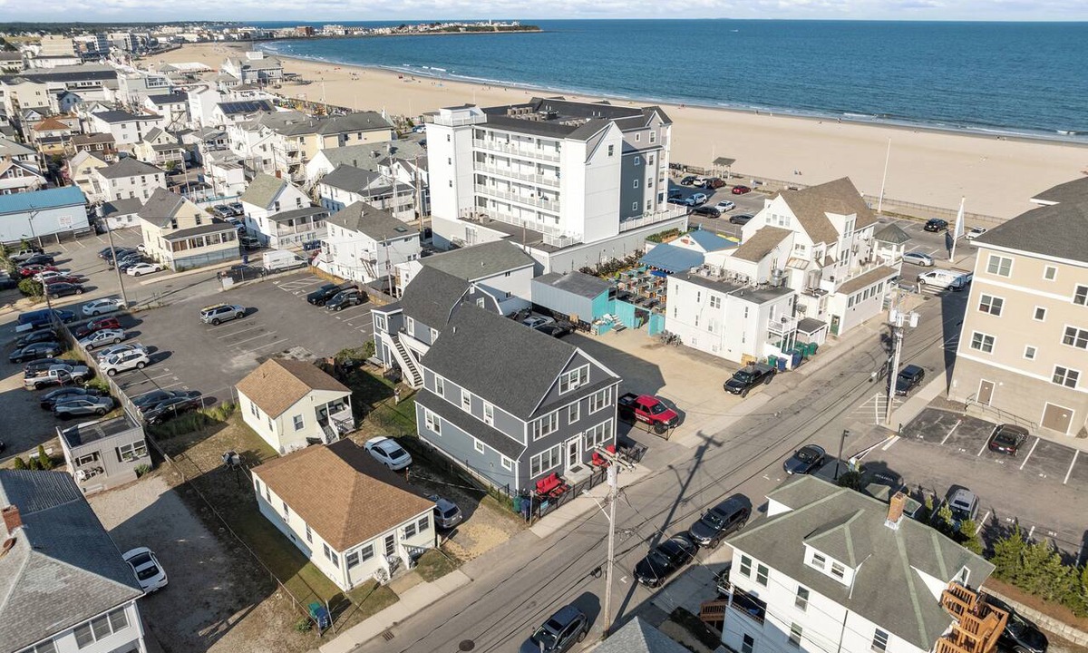 Hampton Apartment | Steps to Hampton Beach and all entertainment! 4 bedrooms, pet friendly!