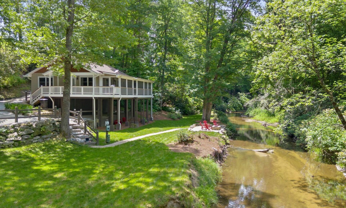 Cullowhee House | Stream Front Norton Creek Cottage!