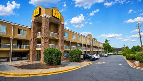 Toddville Road Hotel | Studios & Suites 4 Less Charlotte