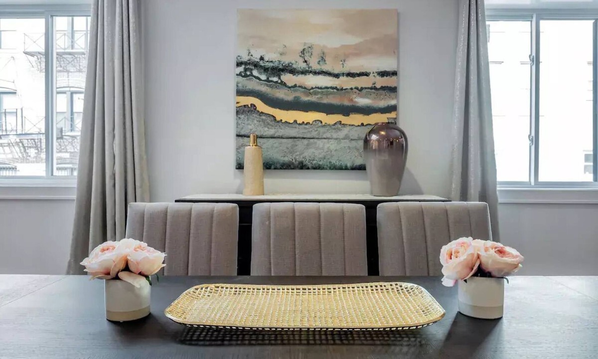 East Village House | Stunning 2 Story Wicker Park Condo - Parking+Patio