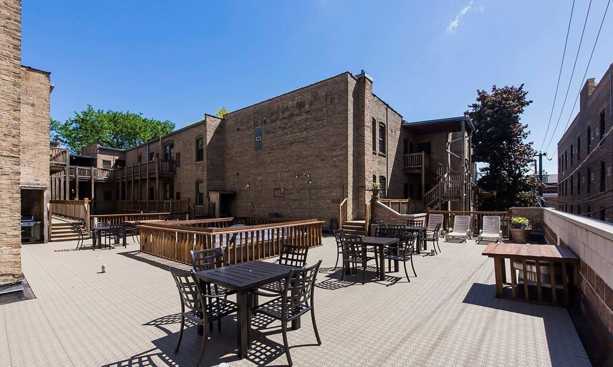 Lakeview Apartment | Stunning Lakeview 3BR w/ W/D & BBQ, nr Belmont L, by Blueground