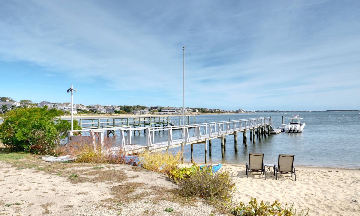 Hyannis House | Stunning waterfront with sandy beach & dock!