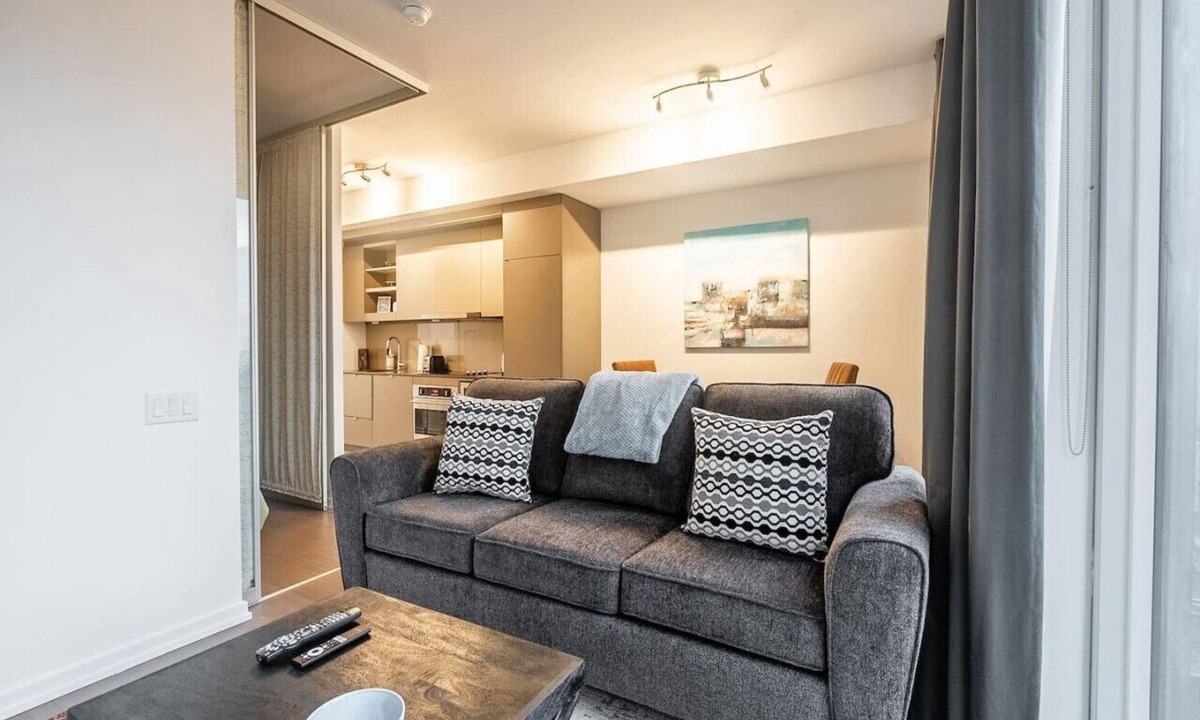 Downtown Toronto Apartment | Stylish 1BR Executive Suite - Great Location!