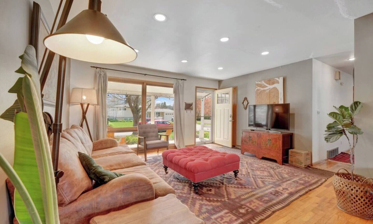 Urbana House | Stylish 3BR Private Home Near UIUC & Downtown