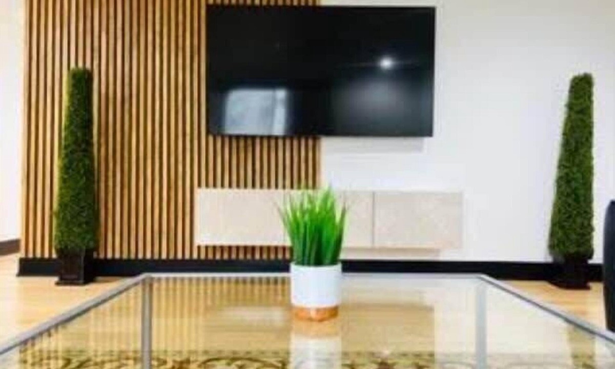 Montclare Apartment | Stylish Retreat: 4 Bedroom | Downtown Chicago