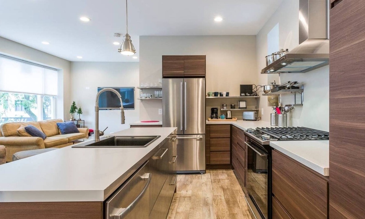 Forest Park Apartment | Stylish & Urban - Oak Park/Forest Park, Pets OK