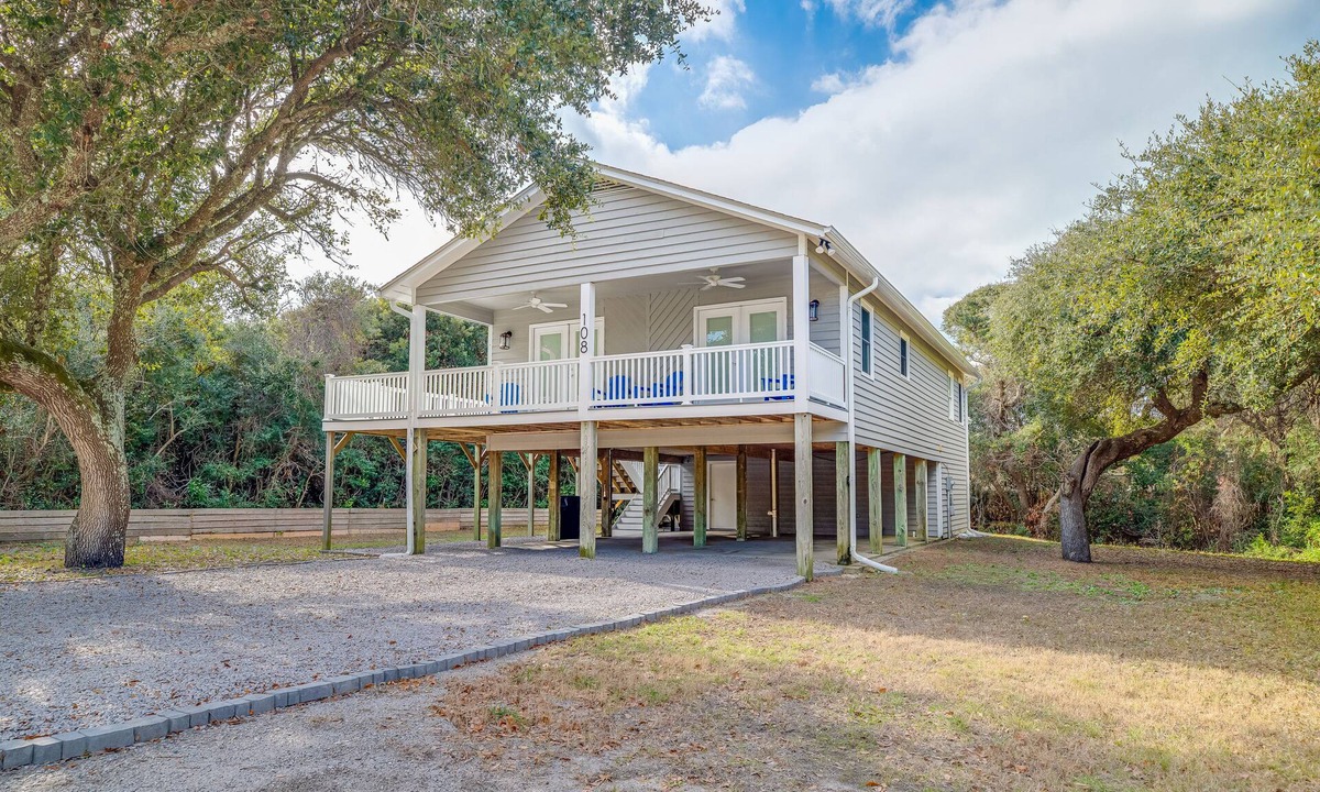 Salter Path House | Summer Dates Open! Private Beach Access!