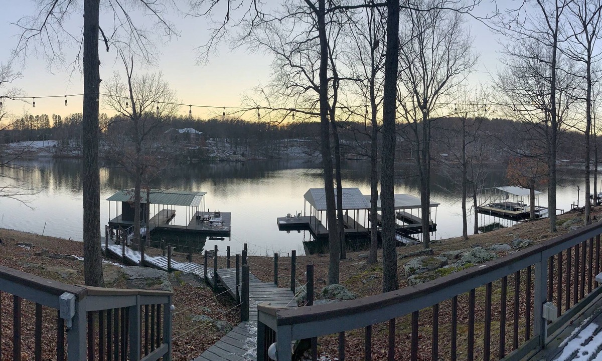 Ozark House | Sun Chaser at the Lake of Egypt.
