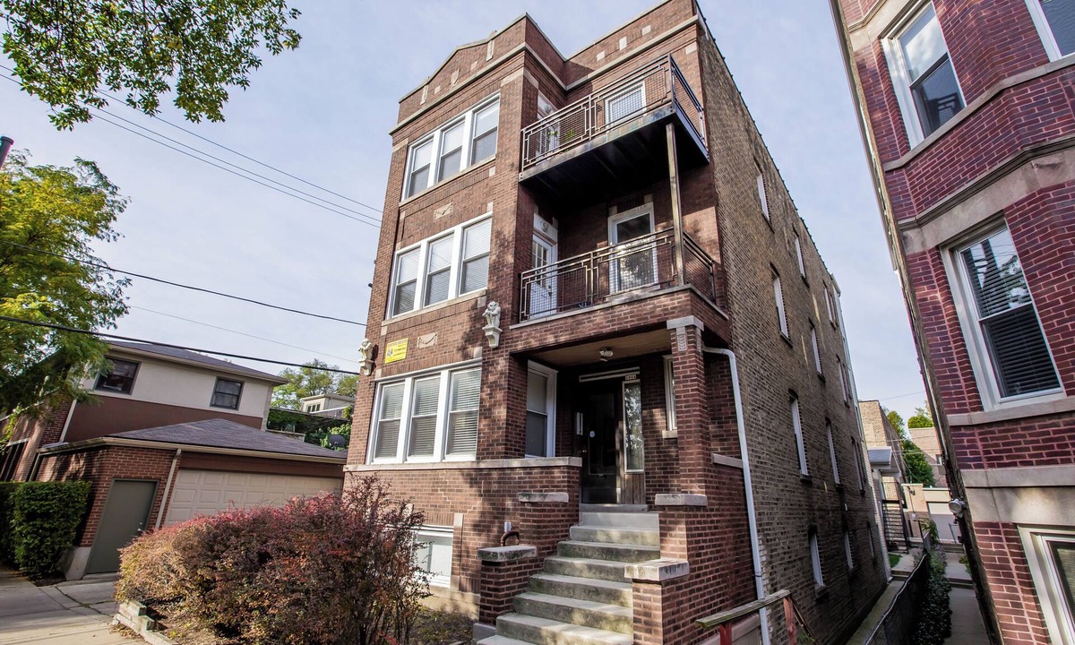 Bucktown Condo | Sunny & Spacious Bucktown 3Bd/2Ba w/Laundry