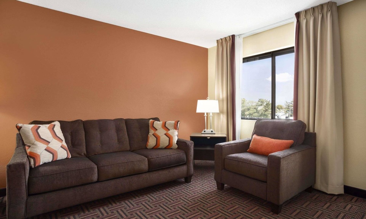 Carbondale Hotel | Super 8 by Wyndham Carbondale