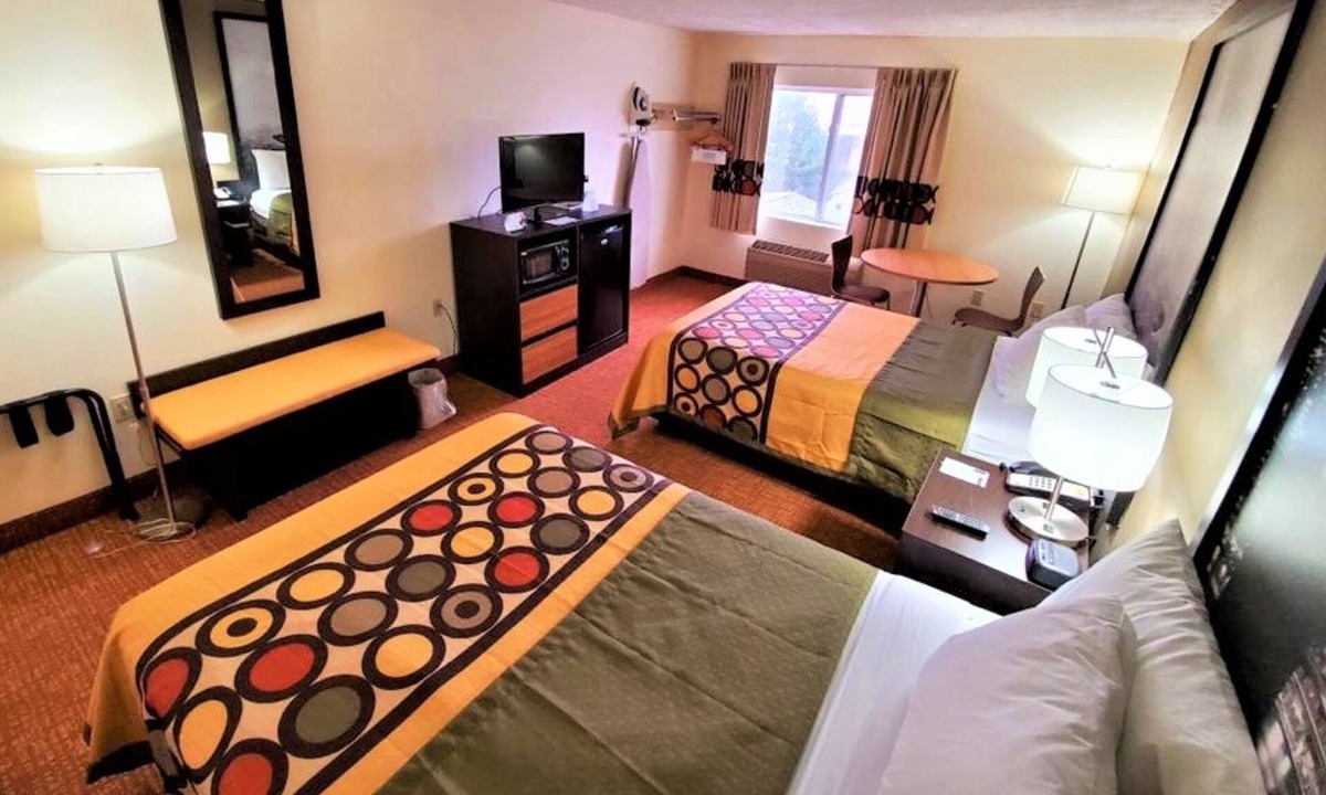 Monticello Hotel | Super 8 by Wyndham Monticello
