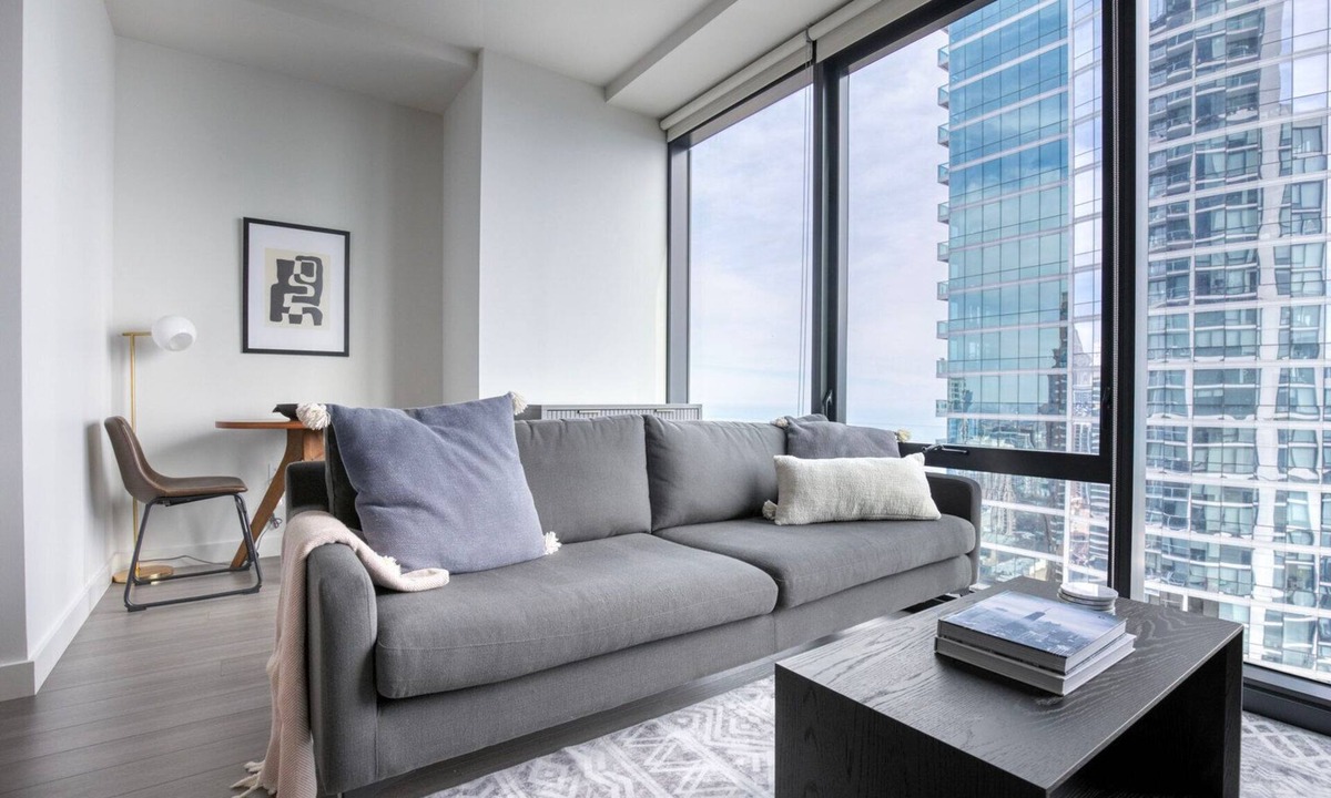 South Loop Apartment | Sweet South Loop 1BR w/Indoor Pool, Golf Sim, nr Museums, by Blueground