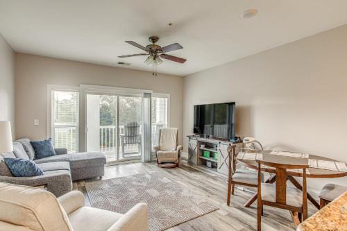 Carolina Forest House | Tee Off & Unwind By Pool: Myrtle Beach Condo