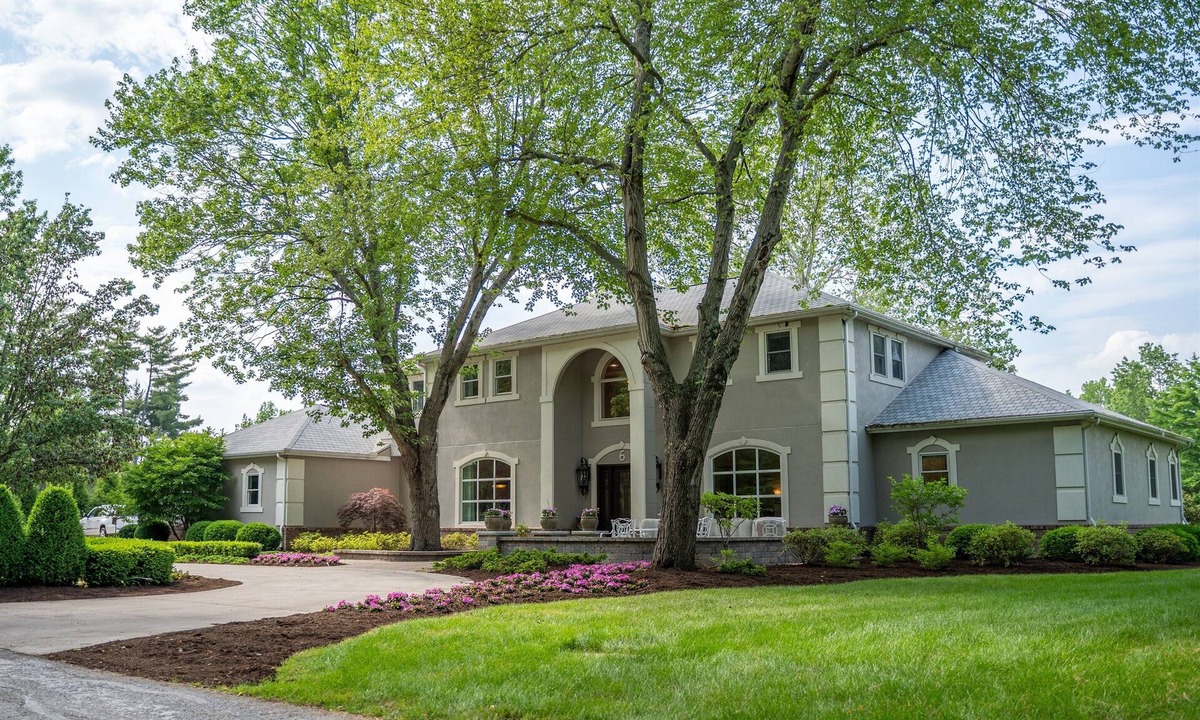 Carbondale House | Thanksgiving Dates Open for the First Time in Years!